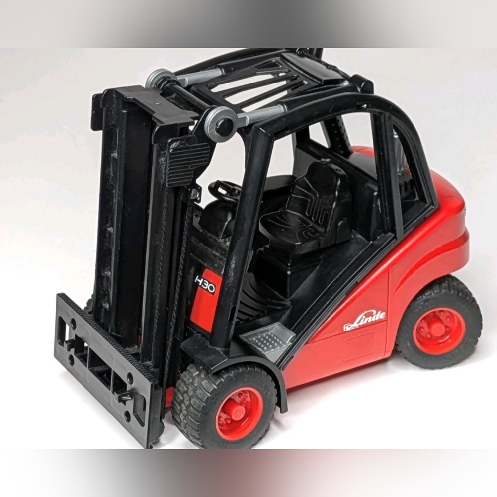 2004 Bruder ( Bruder Toys)  Red Fork Lift Linde Made In Germany 1287/01